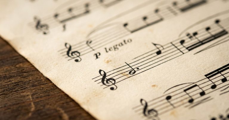 Punkte hinter eine Note oder Pause schreiben, die Punktierung